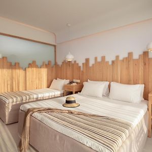 Familien-Zimmer mit zwei Einzelbetten